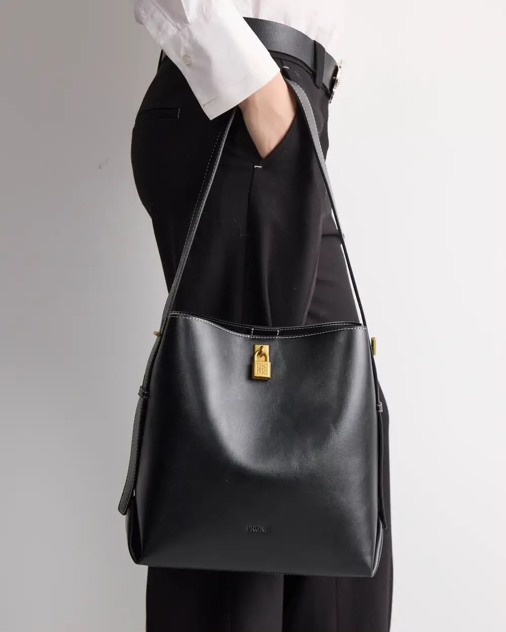 Cartera de hombro tipo Bolso marca Prune
