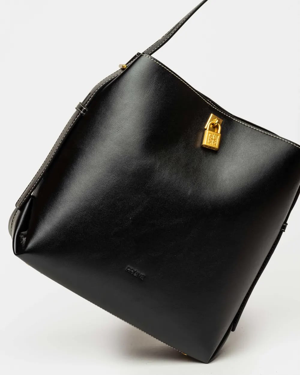 Cartera de hombro tipo Bolso marca Prune