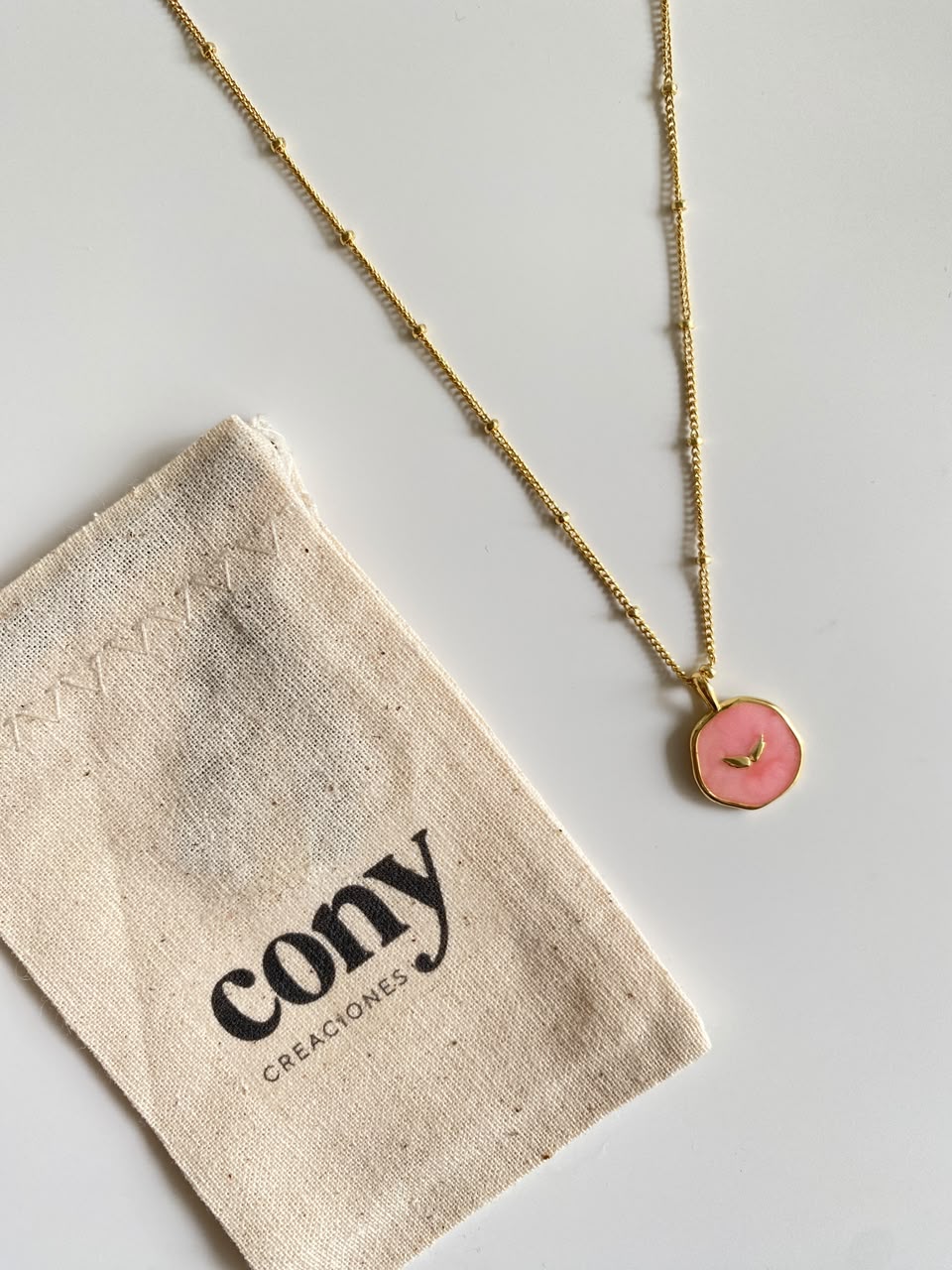 Collar en Baño de Oro con Dije Rosa